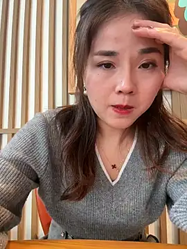 Snapshot of Efangfang chatting on 12-23-24, 08:11 Efangfang online show from 12-23-24, 08:11