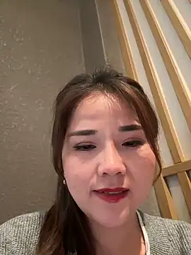 Snapshot of Efangfang chatting on 12-23-24, 11:36 Efangfang online show from 12-23-24, 11:36