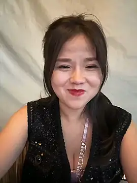 Snapshot of Efangfang chatting on 01-03-25, 12:52 Efangfang online show from 01-03-25, 12:52