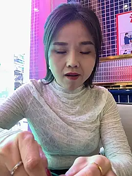 Snapshot of Efangfang chatting on 01-11-25, 05:52 Efangfang online show from 01-11-25, 05:52