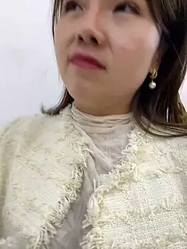Snapshot of Efangfang chatting on 02-05-25, 11:55 Efangfang online show from 02-05-25, 11:55