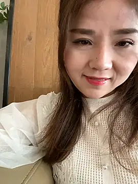 Snapshot of Efangfang chatting on 02-16-25, 03:15 Efangfang online show from 02-16-25, 03:15