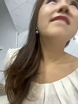 Snapshot of Efangfang chatting on 02-22-25, 01:24 Efangfang online show from 02-22-25, 01:24