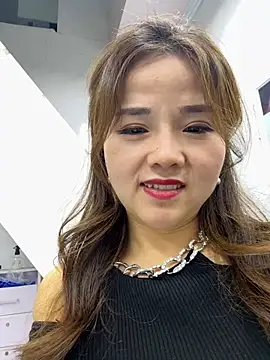 Snapshot of Efangfang chatting on 02-27-25, 11:31 Efangfang online show from 02-27-25, 11:31