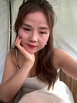 Snapshot of Efangfang chatting on 03-03-25, 05:42 Efangfang online show from 03-03-25, 05:42