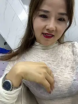 Snapshot of Efangfang chatting on 03-04-25, 10:46 Efangfang online show from 03-04-25, 10:46