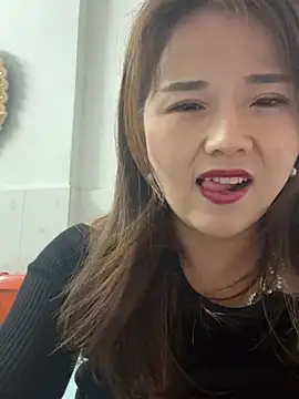Snapshot of Efangfang chatting on 03-07-25, 10:13 Efangfang online show from 03-07-25, 10:13