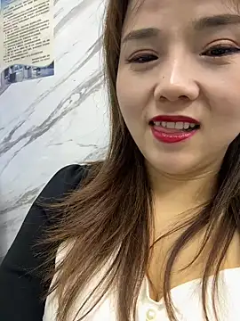 Snapshot of Efangfang chatting on 03-08-25, 11:58 Efangfang online show from 03-08-25, 11:58