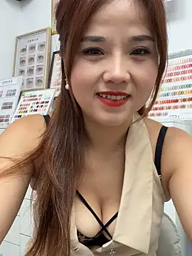 Snapshot of Efangfang chatting on 09-19-25, 05:31 Efangfang online show from 09-19-25, 05:31