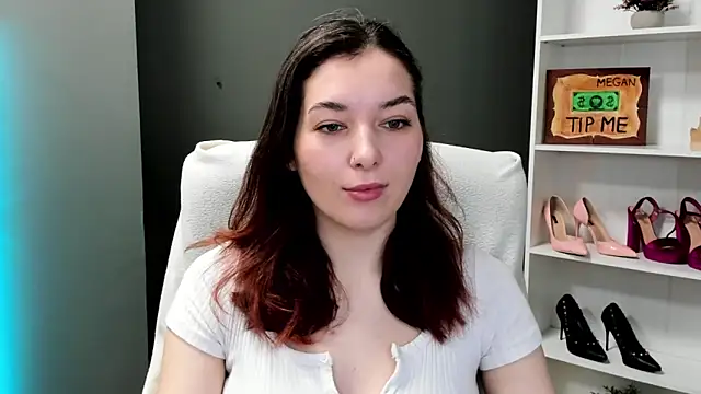 Snapshot of Meagn_Extasy chatting on 05-19-26, 06:42 Meagn Extasy online show from 05-19-26, 06:42