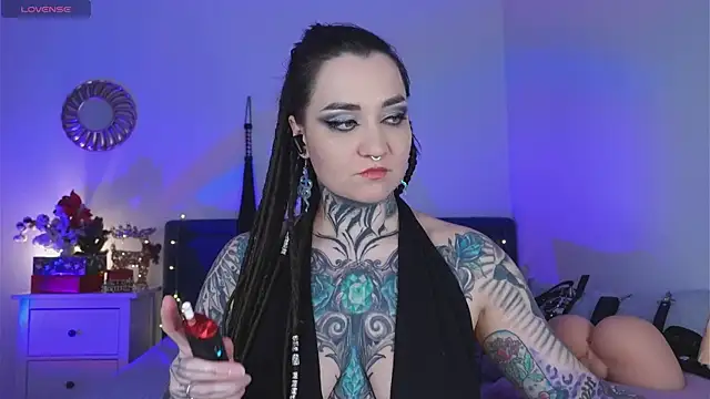 Snapshot of SindelDark chatting on 01-08-25, 04:22 SindelDark online show from 01-08-25, 04:22