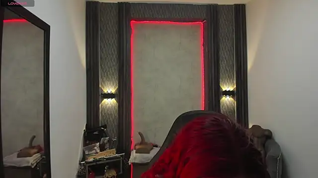 selene red  online show from 02-21-25, 12:50