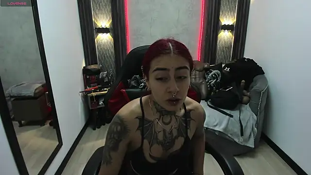 selene red  online show from 02-26-25, 12:36