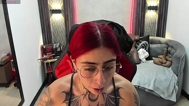 selene red  online show from 02-26-25, 04:03