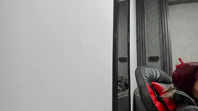 selene red  online show from 02-05-26, 12:37