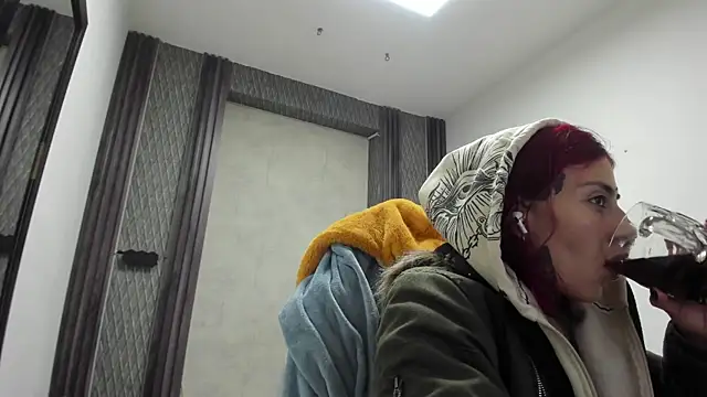 selene red  online show from 04-10-26, 12:49