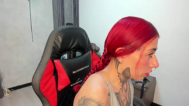 selene red  online show from 06-11-26, 02:53