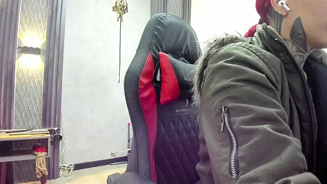 selene red  online show from 06-18-26, 01:39