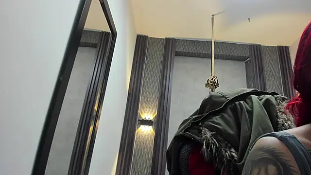 selene red  online show from 06-19-26, 02:05