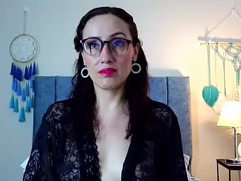 IberianMoonMK online show from 10-02-25, 05:42