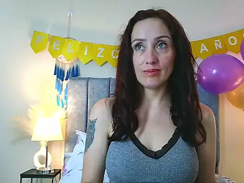 IberianMoonMK online show from 02-04-26, 05:41