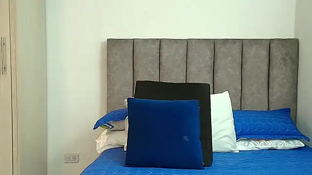 karina lewis  online show from 11-06-25, 03:51