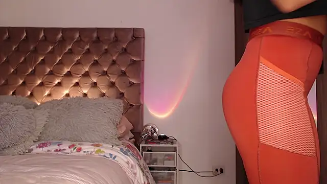 Roussmariehenao online show from 04-16-26, 11:07