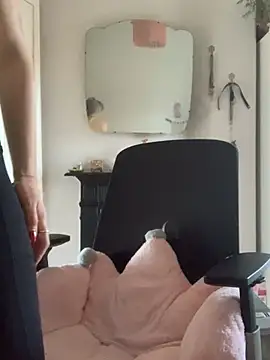 Snapshot of Littlelolo60 chatting on 02-27-25, 09:22 Littlelolo60 online show from 02-27-25, 09:22