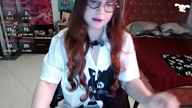 Snapshot of Avril2001 chatting on 02-07-26, 04:27 Avril2001 online show from 02-07-26, 04:27