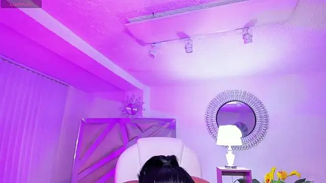 Snapshot of madisson_davon chatting on 12-20-24, 01:54 madisson davon online show from 12-20-24, 01:54