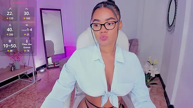 Snapshot of madisson_davon chatting on 03-06-25, 01:57 madisson davon online show from 03-06-25, 01:57