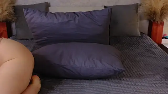 AlexaLenee online show from 04-20-26, 05:43