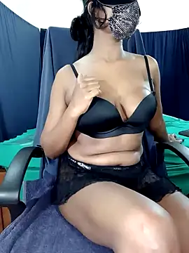 Midnight Blossom online show from 12-19-24, 11:46