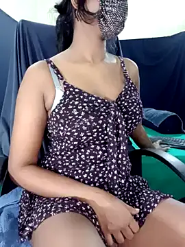 Midnight Blossom online show from 02-10-25, 09:04