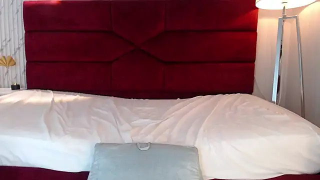 sara saenz99 online show from 02-04-25, 10:34