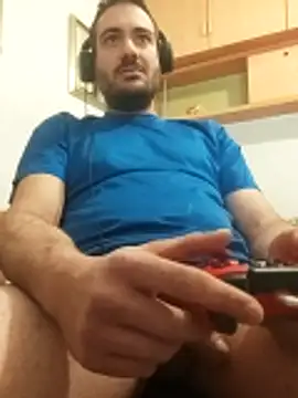 Snapshot of skrigul12 chatting on 02-08-26, 12:19 skrigul12 online show from 02-08-26, 12:19