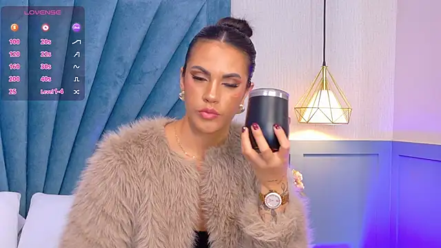 Snapshot of Camille_Torres chatting on 02-26-25, 04:03 Camille Torres online show from 02-26-25, 04:03