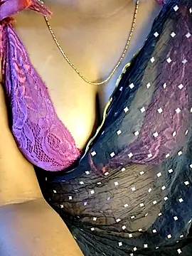 Snapshot of VR_here_4U chatting on 02-18-26, 03:52 VR here 4U online show from 02-18-26, 03:52