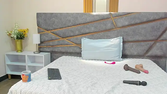 Julia Gomes online show from 11-01-25, 07:27