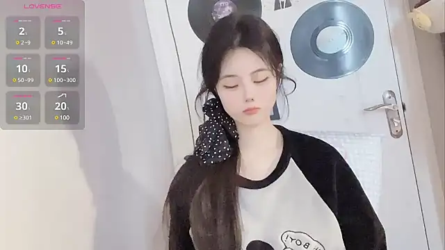 Qedgjwyz1 online show from 02-17-25, 03:58