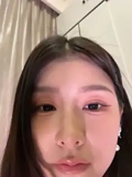 Snapshot of Momoever123456 chatting on 02-11-26, 03:17 Momoever123456 online show from 02-11-26, 03:17