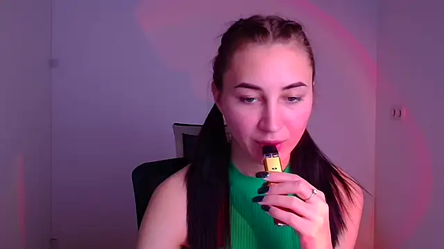 Snapshot of Jennifer_Blum chatting on 12-05-24, 09:17 Jennifer Blum online show from 12-05-24, 09:17