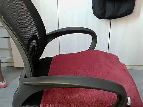 Snapshot of Destiny_Desire chatting on 09-20-25, 11:00 Destiny Desire online show from 09-20-25, 11:00