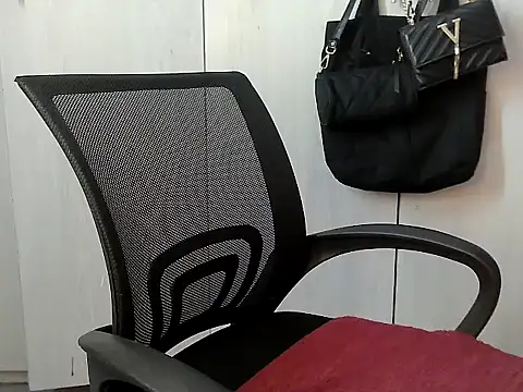 Snapshot of Destiny_Desire chatting on 09-26-25, 01:59 Destiny Desire online show from 09-26-25, 01:59