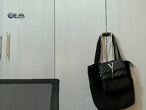 Snapshot of Destiny_Desire chatting on 10-13-25, 06:52 Destiny Desire online show from 10-13-25, 06:52