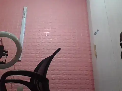 Snapshot of Destiny_Desire chatting on 10-14-25, 03:35 Destiny Desire online show from 10-14-25, 03:35