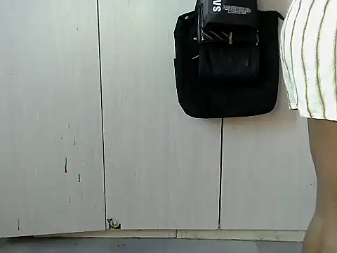 Snapshot of Destiny_Desire chatting on 11-13-25, 09:41 Destiny Desire online show from 11-13-25, 09:41