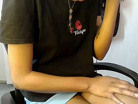 Snapshot of Destiny_Desire chatting on 11-24-25, 12:16 Destiny Desire online show from 11-24-25, 12:16