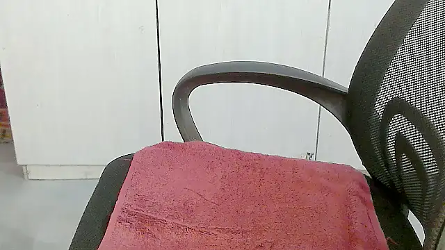 Destiny Desire online show from 04-17-26, 07:28