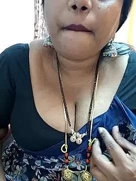 Snapshot of Swapna_143 chatting on 12-10-24, 05:50 Swapna 143 online show from 12-10-24, 05:50